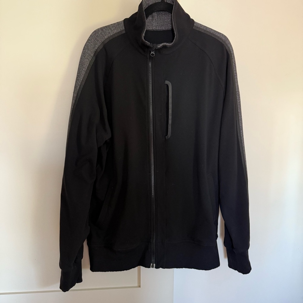 Men’s Vintage Lululemon Black and Gray Zip-Up Jacket XL